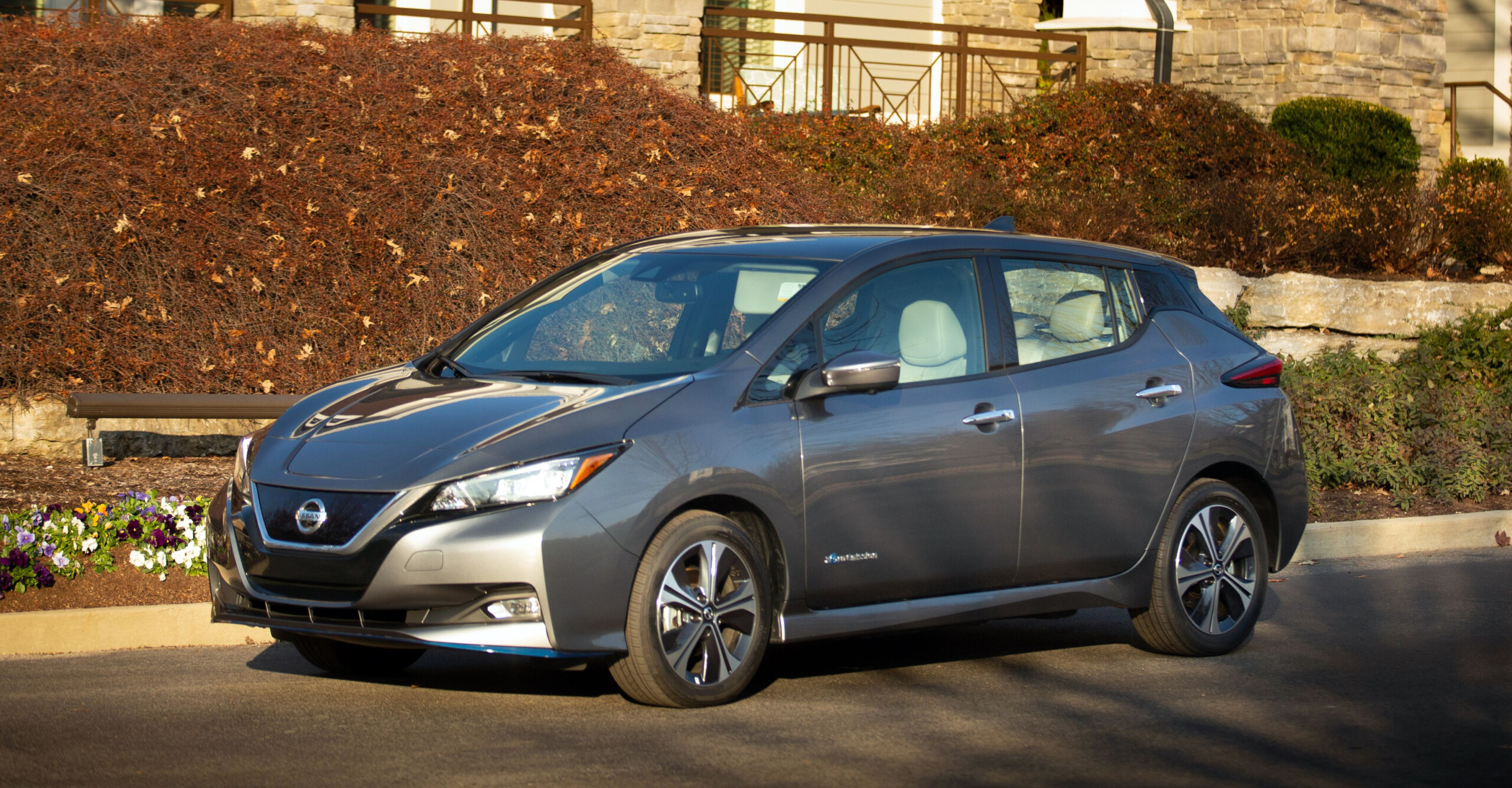 2022 Nissan Leaf Review Pricing And Specs NewsOpener