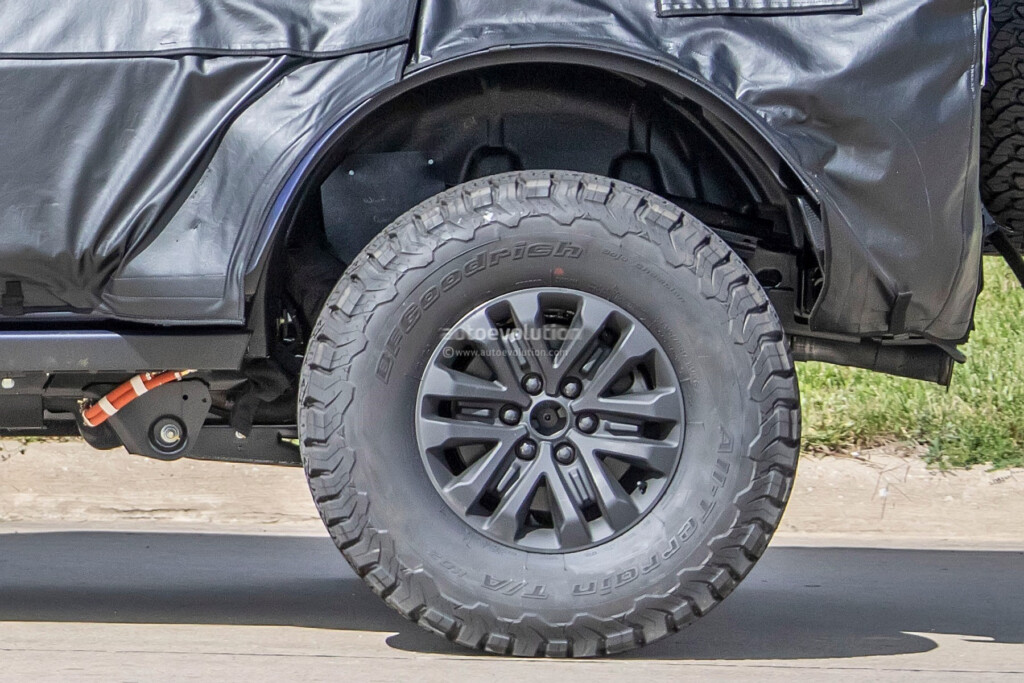 The 2024 Ford Bronco Warthog Looks Too Wide For Narrow Off Road Trails 