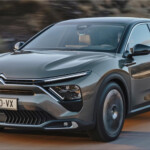 The New 2022 Citroen C5 X Plug in Hybrid Car Division