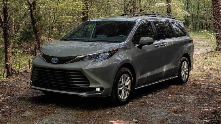 Video Check Out The 2022 Toyota Sienna Woodland Edition The Fast 