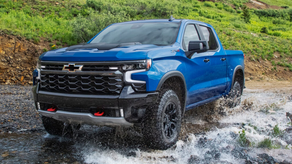 3 Ways The 2024 Chevy Silverado Schools The Toyota Tundra