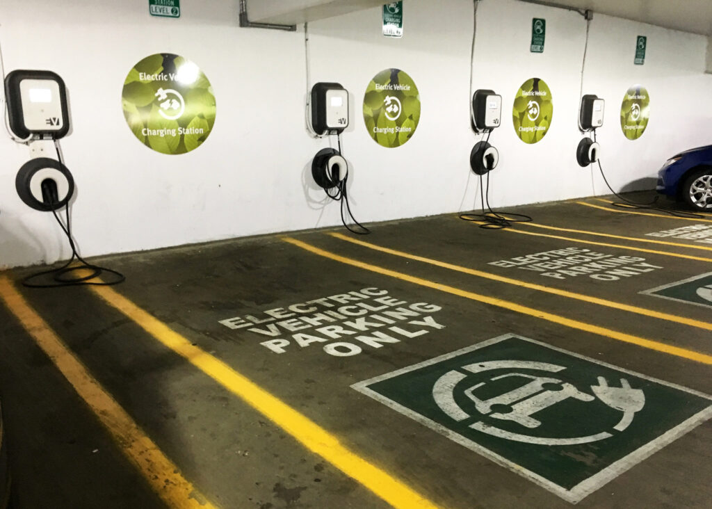 Illinois EV Charging Rebates Powering Chicago